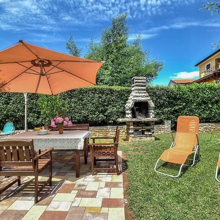 Amazing Apartment In Porec With Wifi Exterior foto