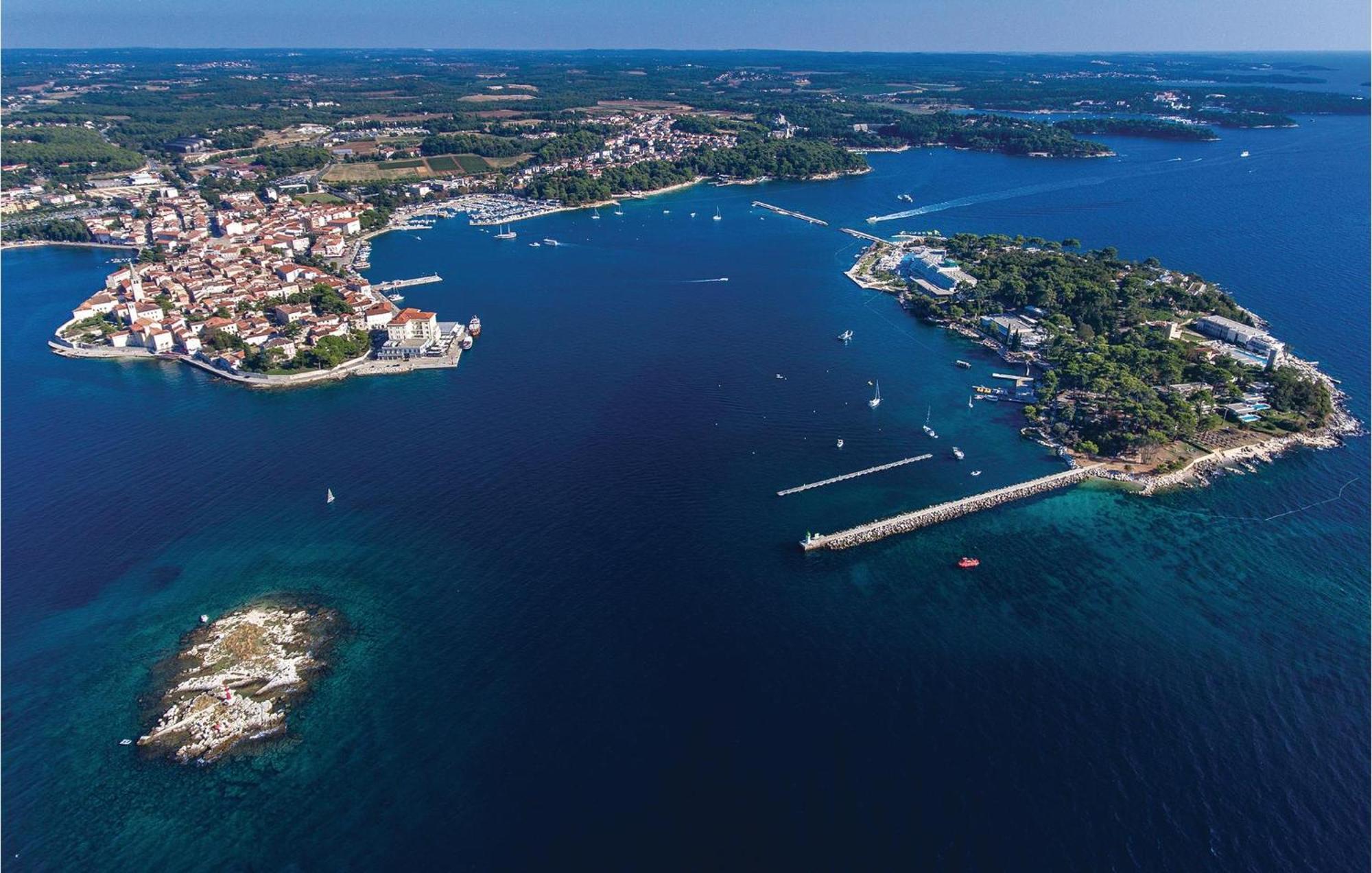 Amazing Apartment In Porec With Wifi Exterior foto