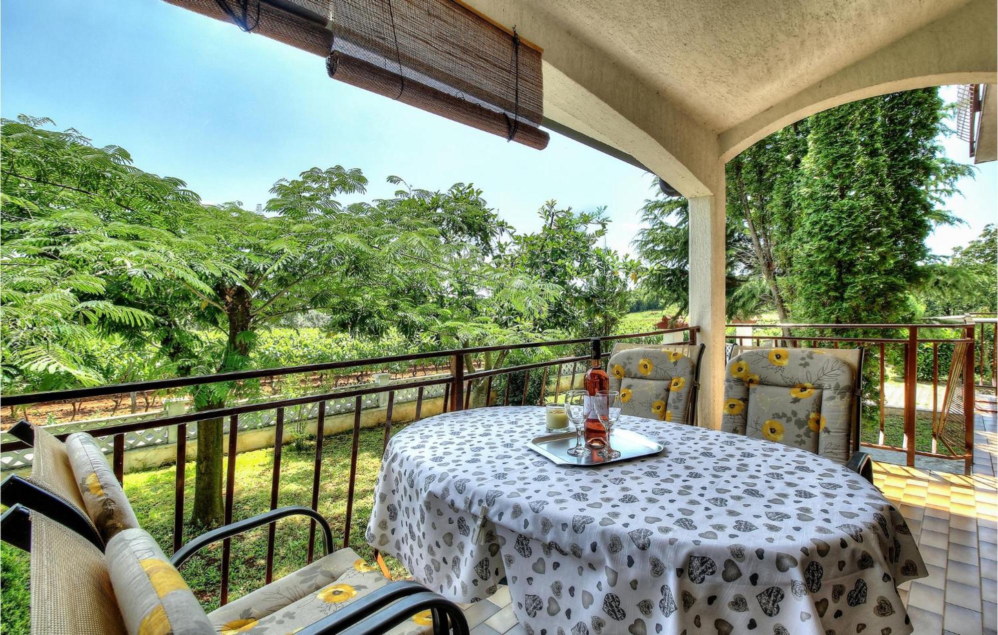 Amazing Apartment In Porec With Wifi Exterior foto