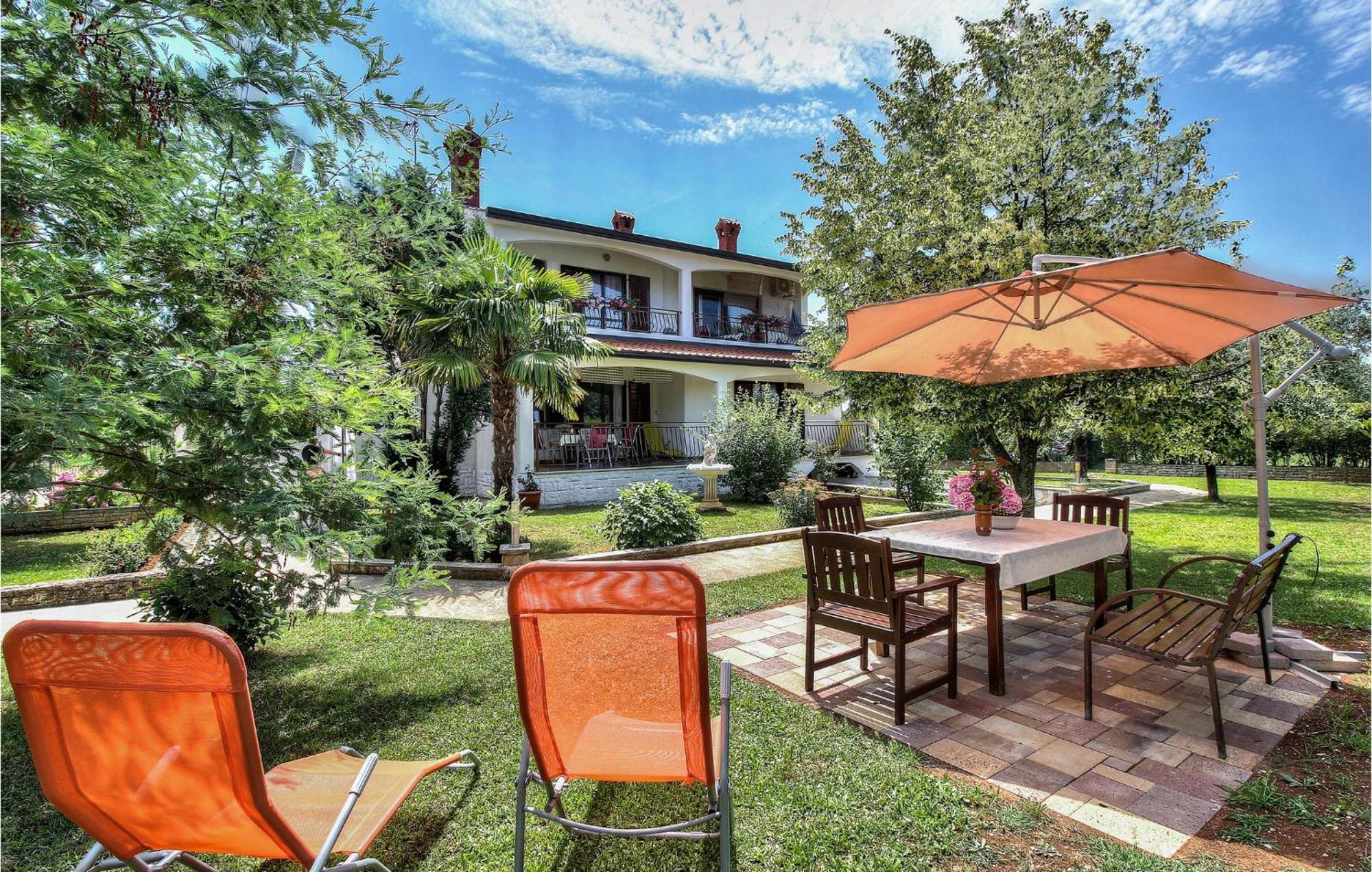 Amazing Apartment In Porec With Wifi Exterior foto
