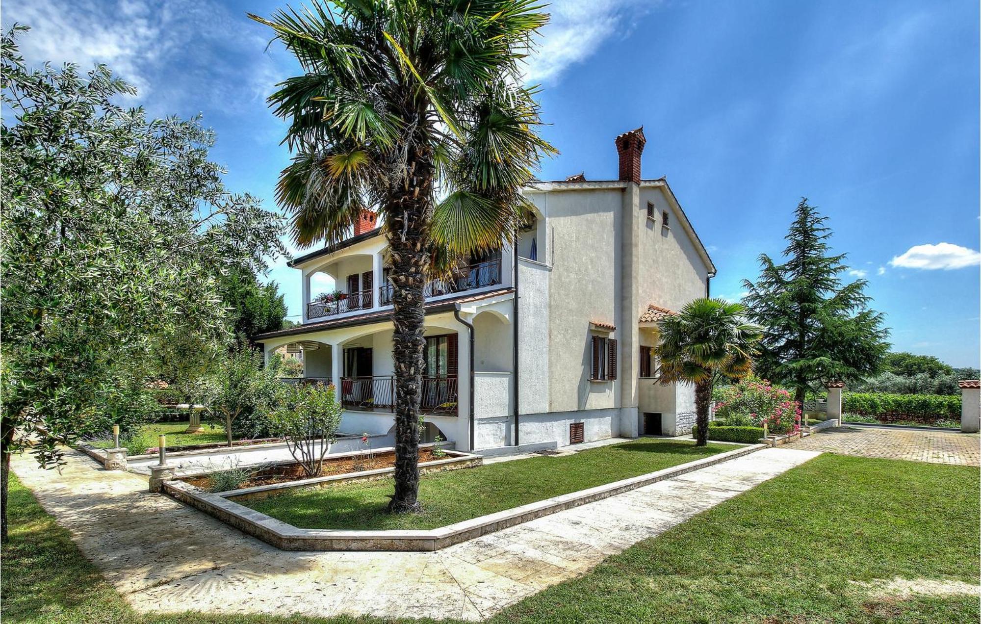 Amazing Apartment In Porec With Wifi Exterior foto