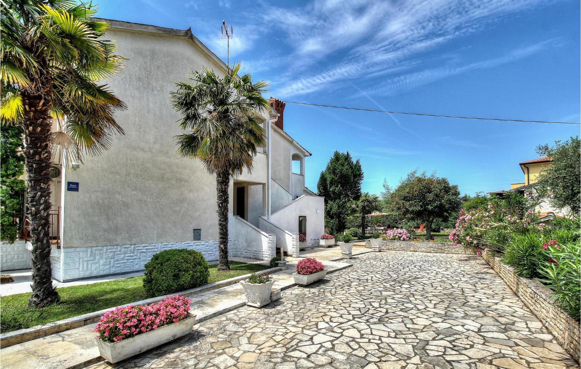 Amazing Apartment In Porec With Wifi Exterior foto